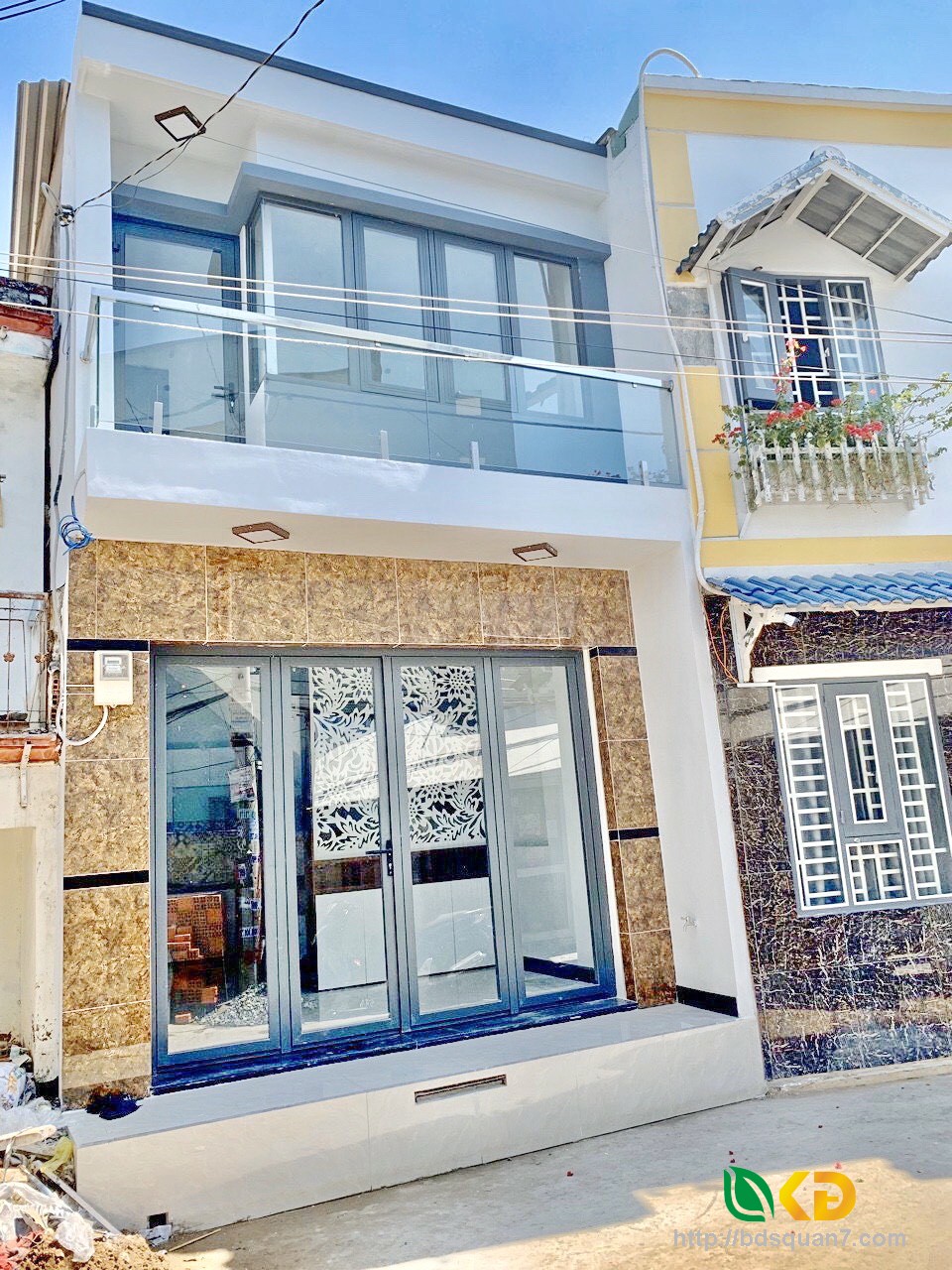 Bán nhà mới đẹp 1 lầu 2 mặt tiền hẻm 4m 123 Nguyễn Văn Quỳ Quận 7